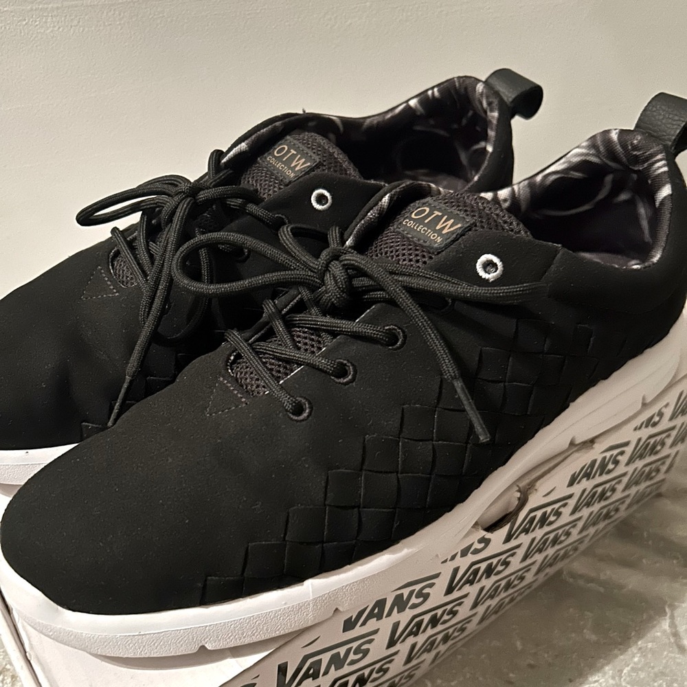 VANS OTW Tesella sneaker - men’s size 12